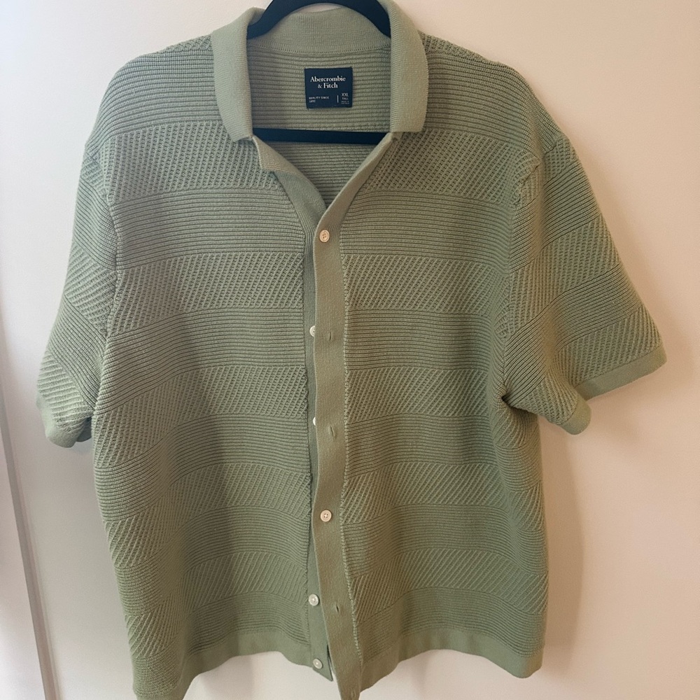 Abercrombie & Fitch Green Casual Button Down Shirt